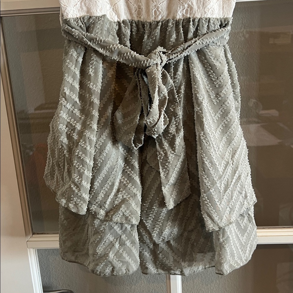 SHEIN White and Sage Green Lace Trim Romper - Picture 2 of 12